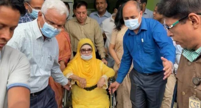 খালেদা জিয়ার বিদেশে চিকিৎসা: ‘আইনে সুযোগ আছে