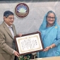 প্রধানমন্ত্রীর কাছে ‘সার্টিফিকেট অব এপ্রিসিয়েশন’ হস্তান্তর করলেন গণপূর্তমন্ত্রী