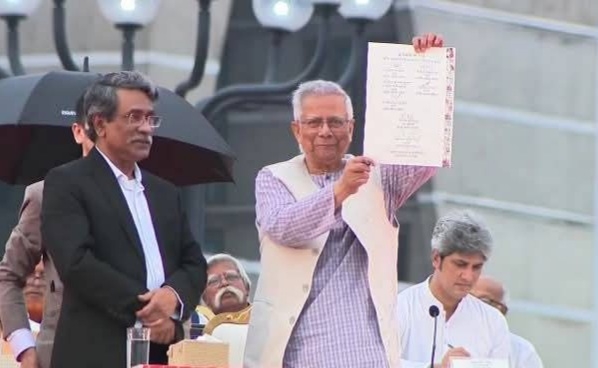 বাংলাদেশে জুলাই জাতীয় সনদে স্বাক্ষর করলেন প্রধান উপদেষ্টা ও রাজনীতিবিদেরা
