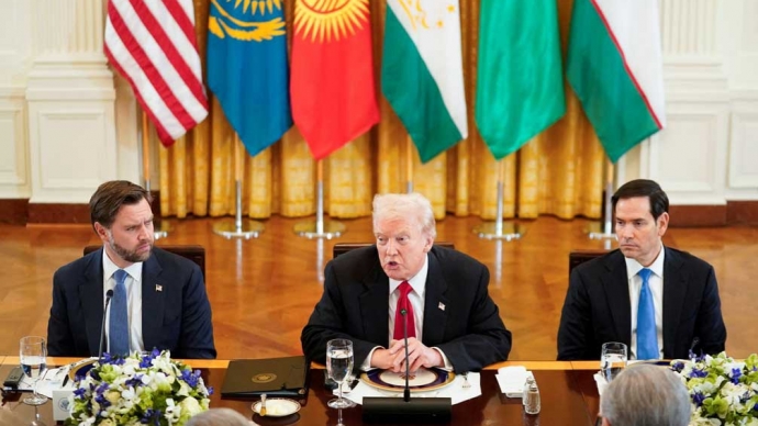 আগামী মার্কিন প্রেসিডেন্ট নির্বাচনে ‘এগিয়ে থাকা রিপাবলিকান প্রার্থী জেডি ভ্যান্স’