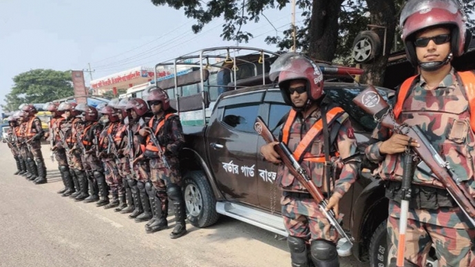 শাটডাউন’ কেন্দ্র করে দেশব্যাপী পুলিশ–বিজিবির কড়া মোতায়েন