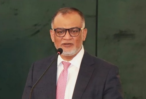 নিরাপত্তা উদ্বেগে বিদেশিরা বাংলাদেশে আসতে আগ্রহী না, বিকেএমইএ: উপদেষ্টার দ্বিমত