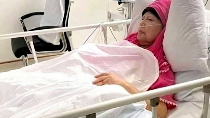 খালেদা জিয়ার চিকিৎসায় লন্ডনের বিশেষজ্ঞ চিকিৎসক ঢাকায়