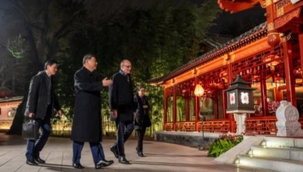 চীন সফরে জার্মান চ্যান্সেলর