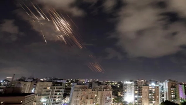 ইরানের পাল্টা হামলা শুরু