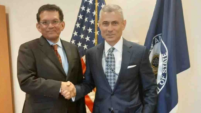 পররাষ্ট্রমন্ত্রীর সঙ্গে মার্কিন সহকারী পররাষ্ট্রমন্ত্রী পল কাপুরের বৈঠক