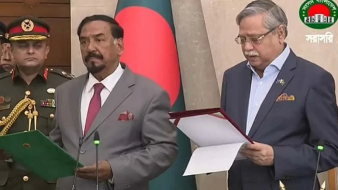 স্পিকার ও ডেপুটি স্পিকারকে শপথ পড়ালেন রাষ্ট্রপতি