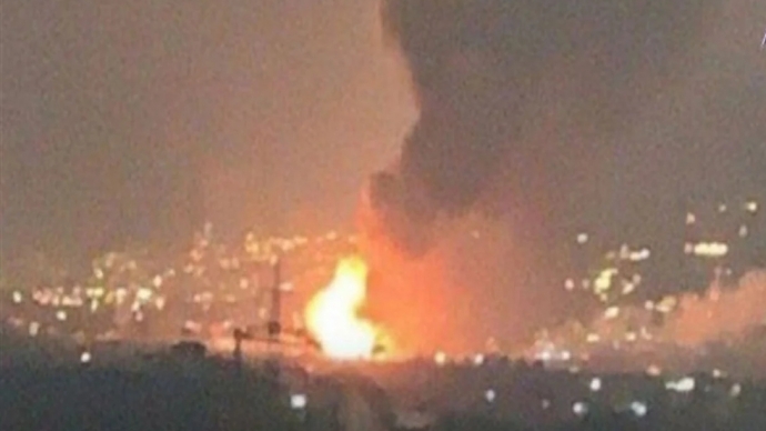 ইসরায়েলের বিভিন্ন শহরে ইরানের হামলা, বাহরাইনে বড় বিস্ফোরণ