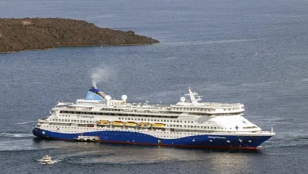 হরমুজ প্রণালী পার হলো যাত্রীবাহী প্রমোদতরী,মধ্যপ্রাচ্যে ফিরল মার্কিন রণতরী ‘জেরাল্ড ফোর্ড