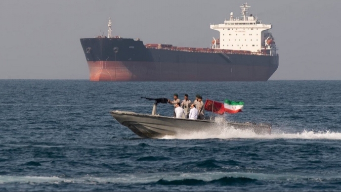 আবারো হরমুজ প্রণালি বন্ধ করল ইরান