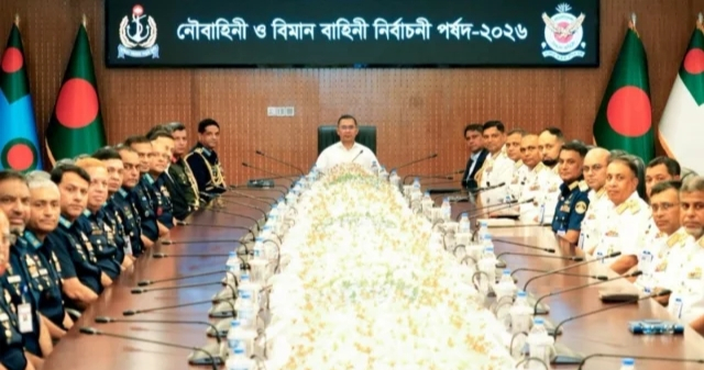 রাজনৈতিক মতাদর্শ নয়, পেশাগত যোগ্যতা হবে পদোন্নতির মানদণ্ড: প্রধানমন্ত্রী