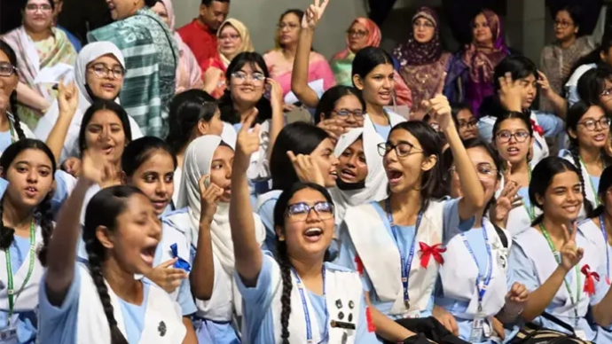 এইচএসসি ও সমমানের পরীক্ষার ফলাফল প্রকাশ, পাসের হার ৫২.১২ শতাংশ
